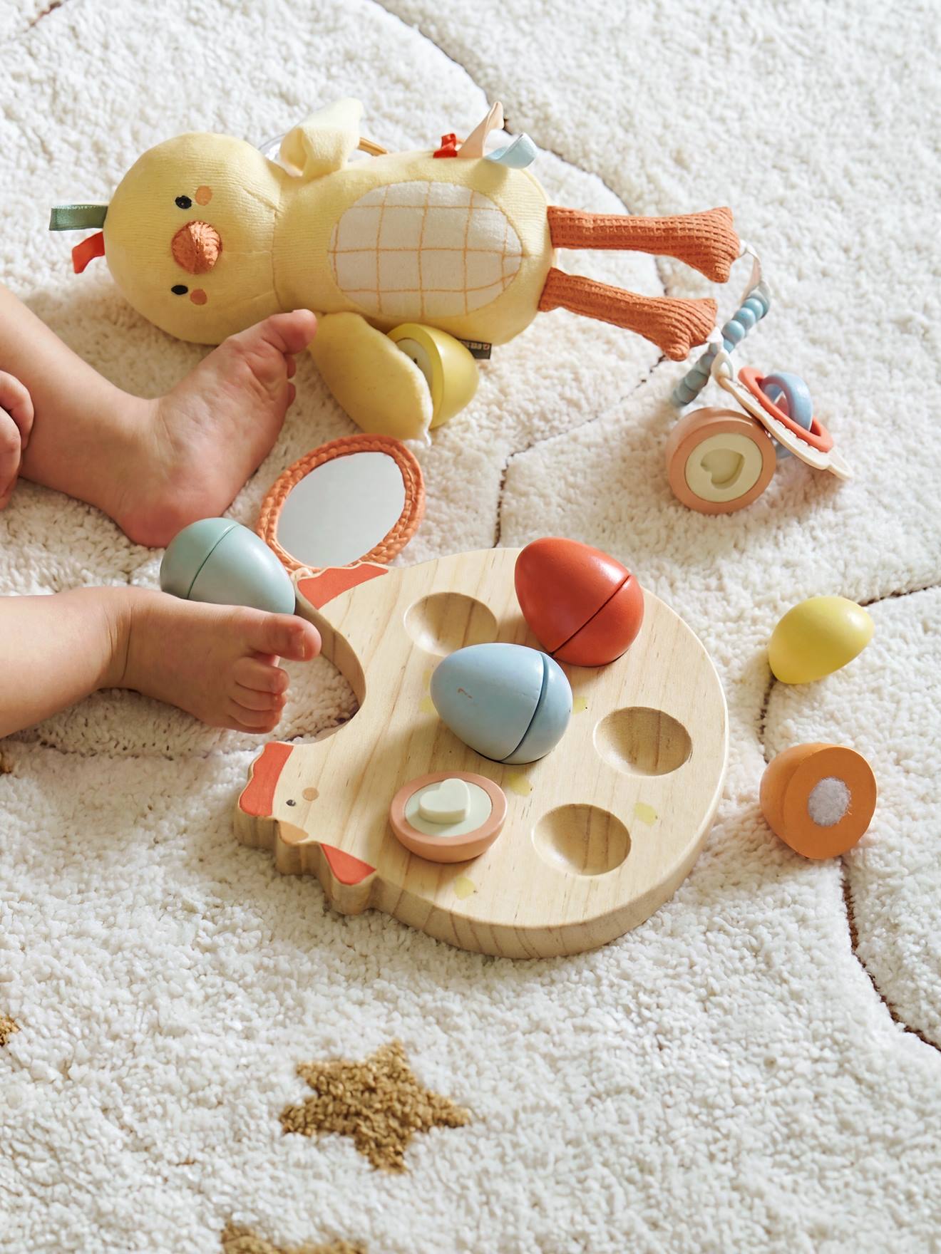Poule avec ses œufs à formes en bois FSC bois