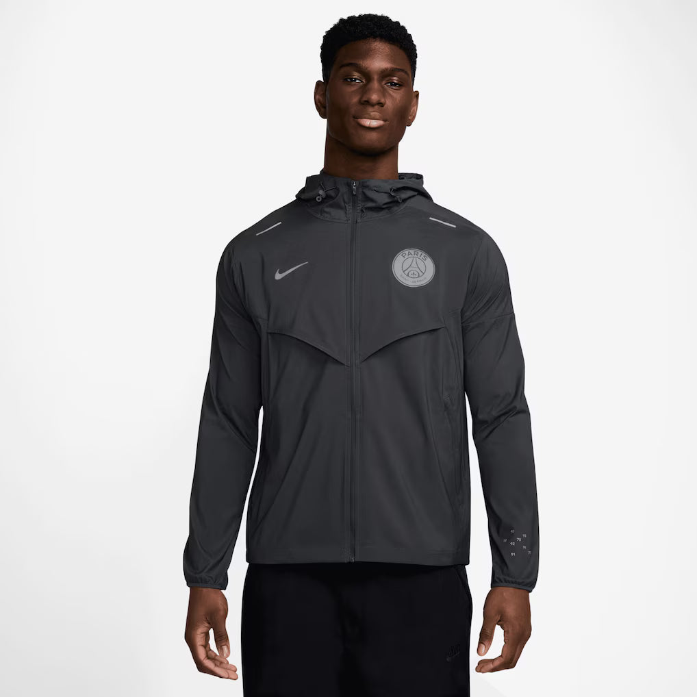 Veste Windrunner PSG Nike Light : le coupe-vent stylé pour tous les supporters