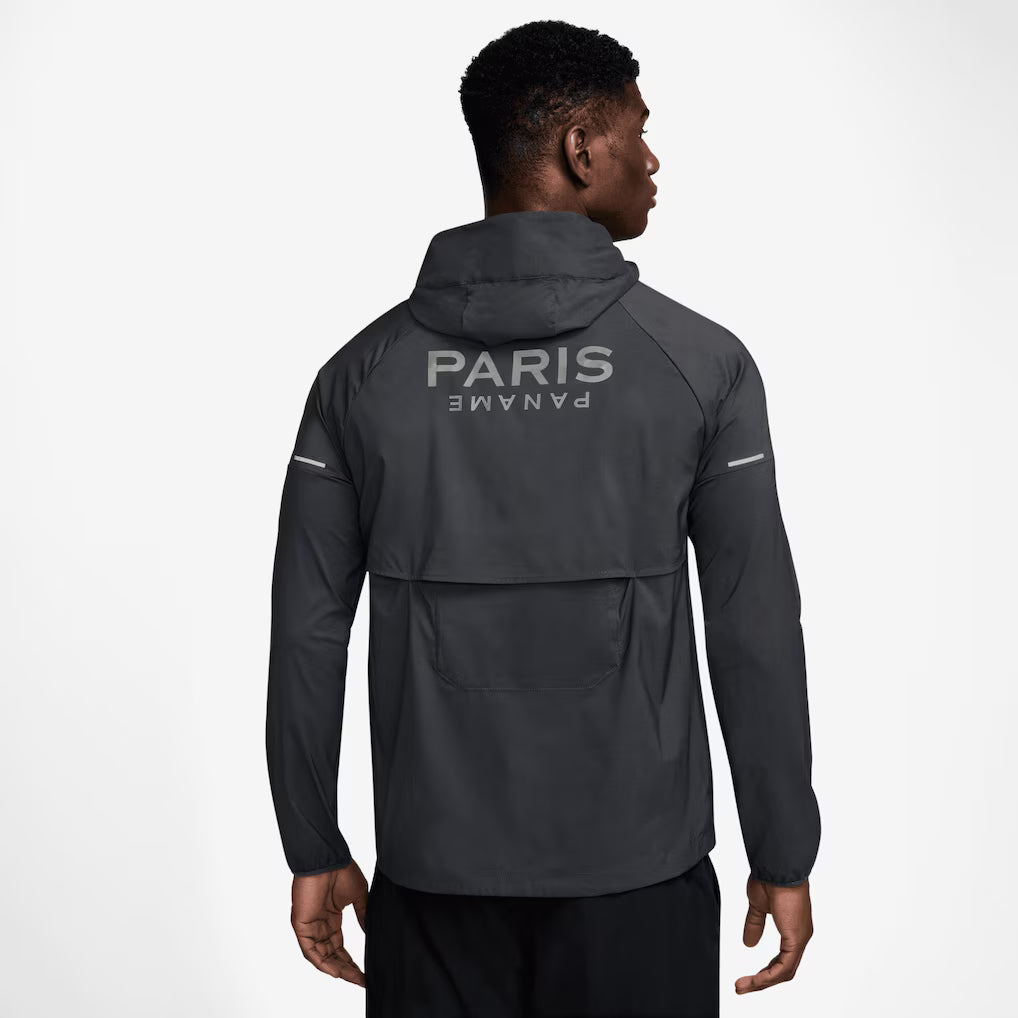 Veste Windrunner PSG Nike Light : le coupe-vent stylé pour tous les supporters