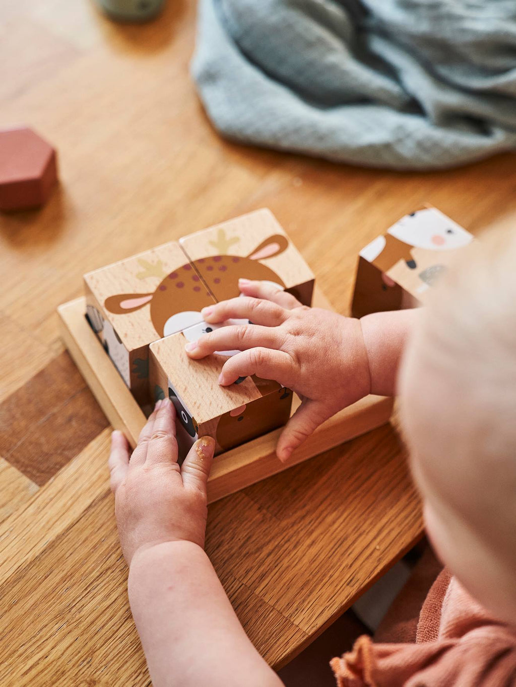 Puzzle 4 cubes forêt enchantée en bois FSC multicolore