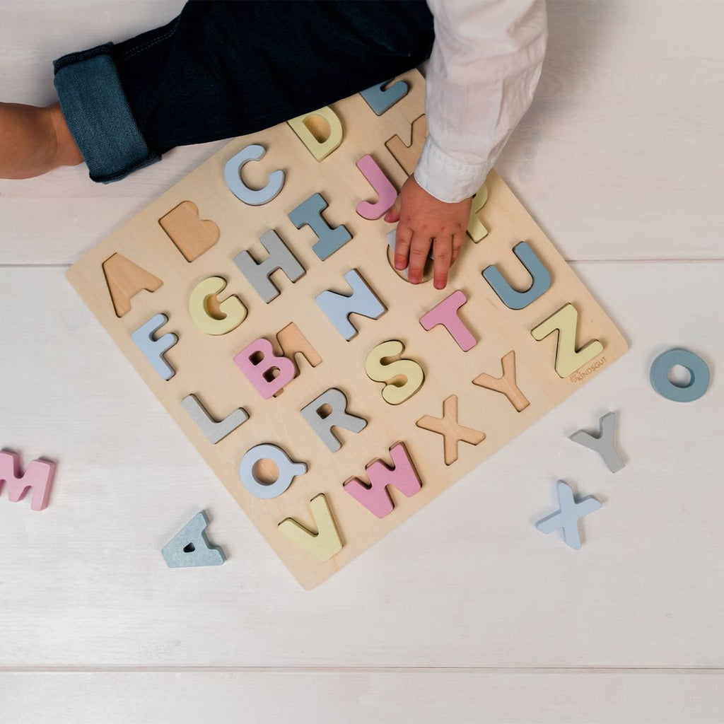 Puzzle alphabet caspar en bois rose pâle