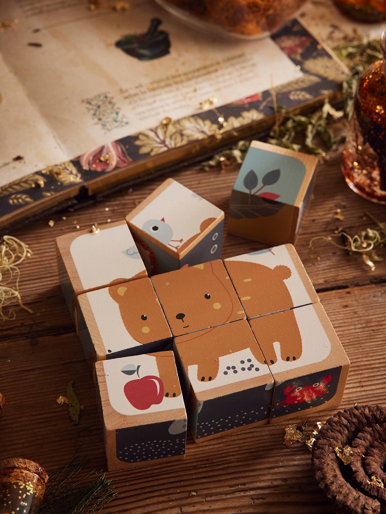 Puzzle cubes animaux en bois FSC beige