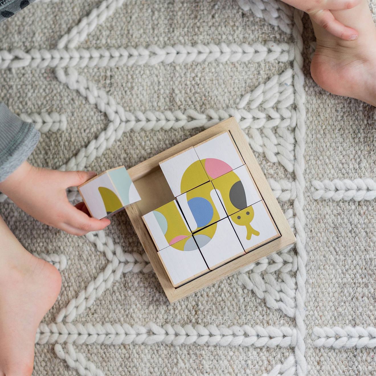 Puzzle cubes animaux en bois multicolore