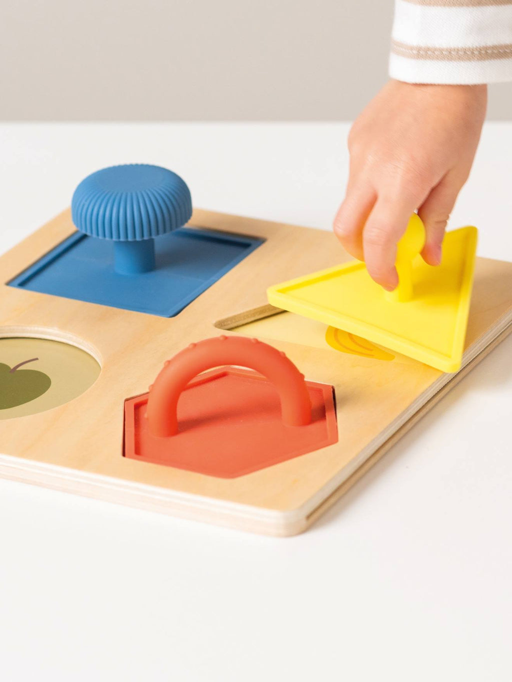 Puzzle encastrement des formes - taftoys multicolore