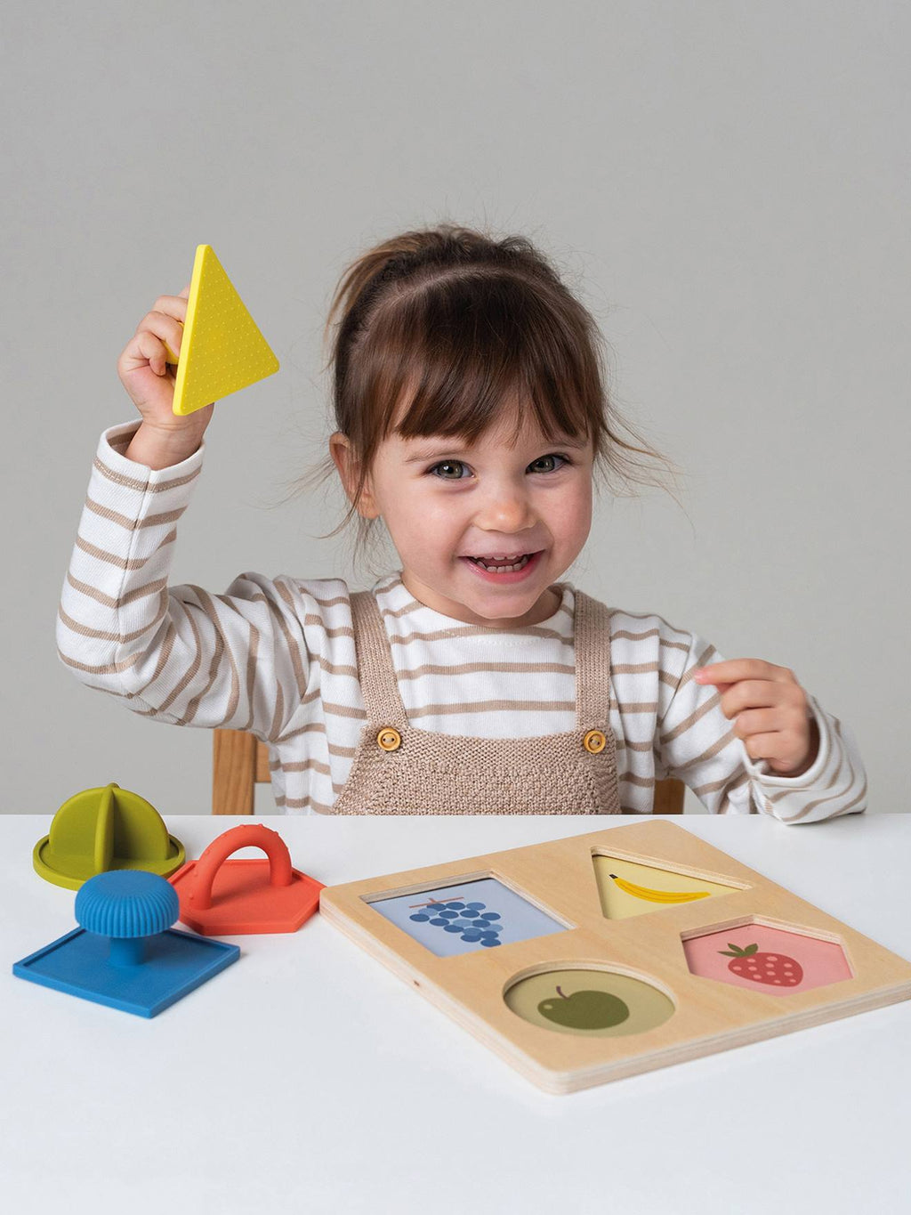 Puzzle encastrement des formes - taftoys multicolore
