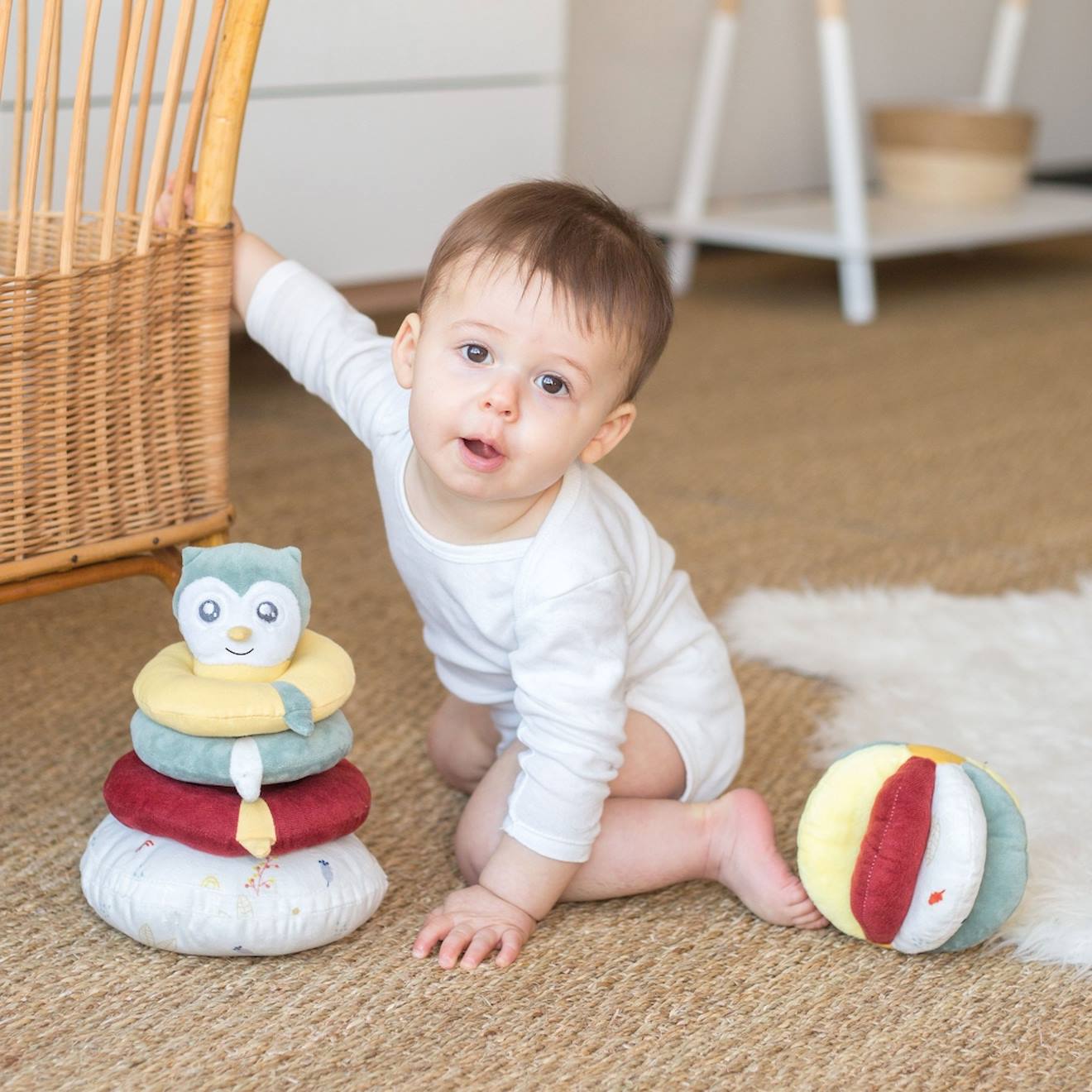 Pyramide sensorielle en tissu multicolore