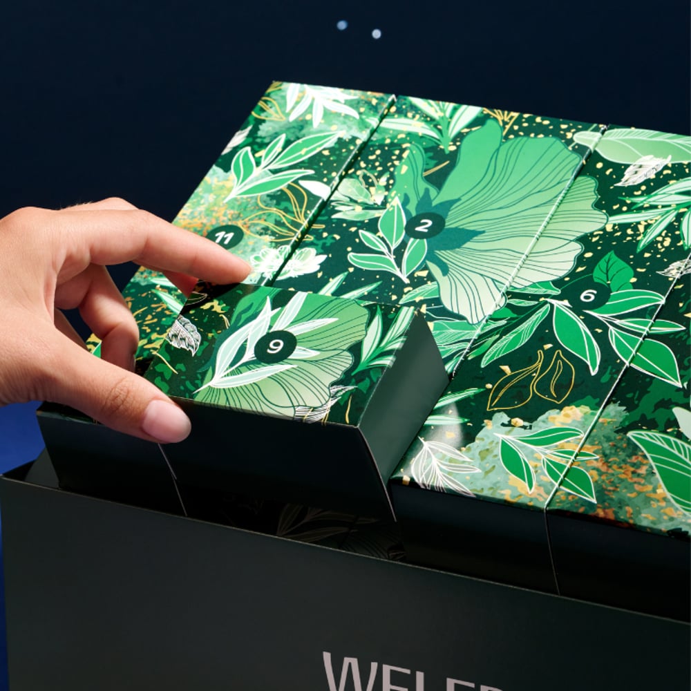 Ouverture d'une case du calendrier de l'Avent Weleda
