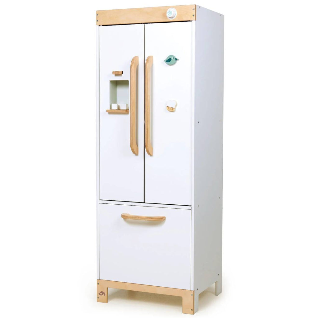 Réfrigérateur en bois blanc