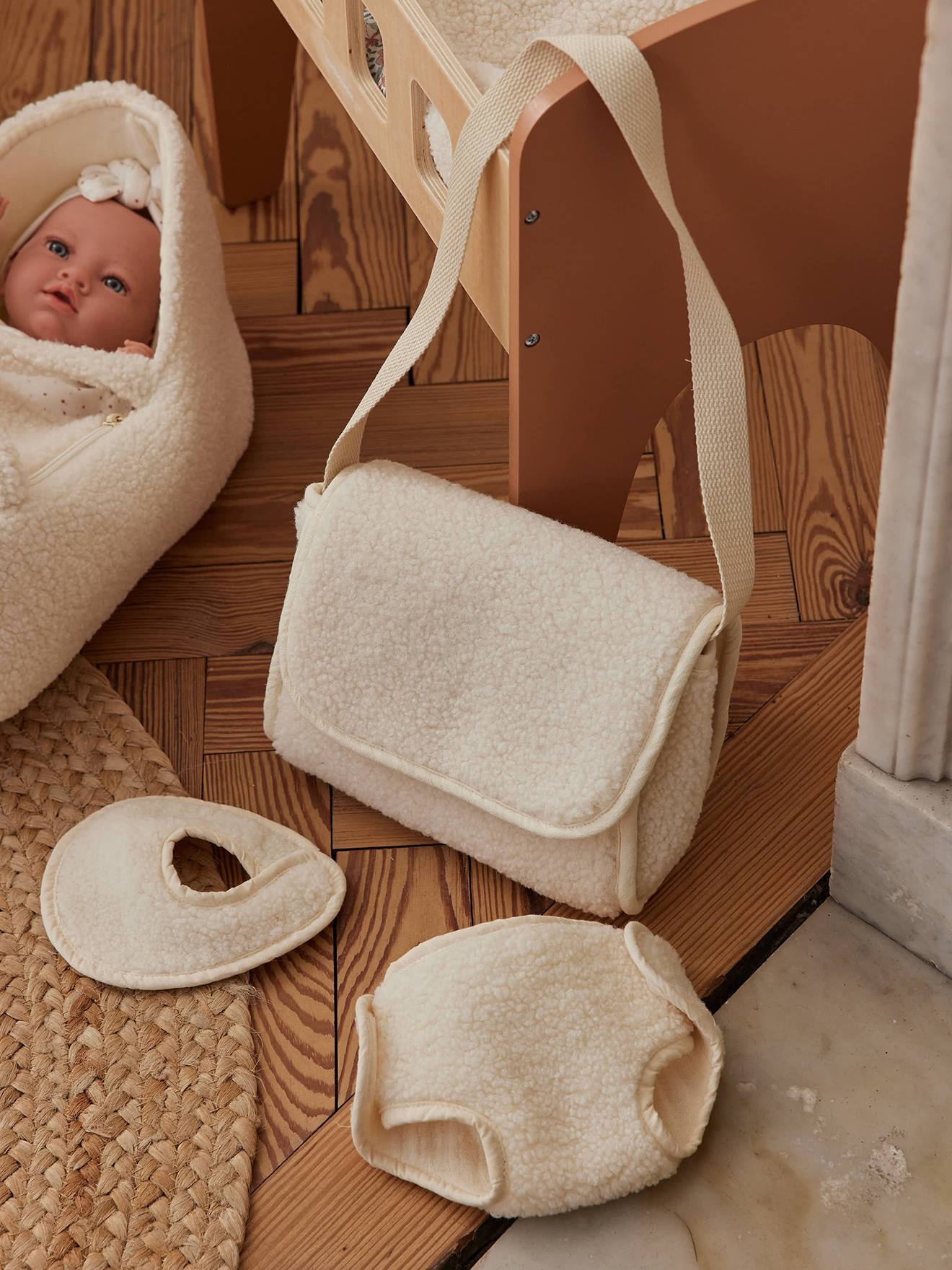 Sac à langer poupon personnalisable + couche + bavoir sherpa