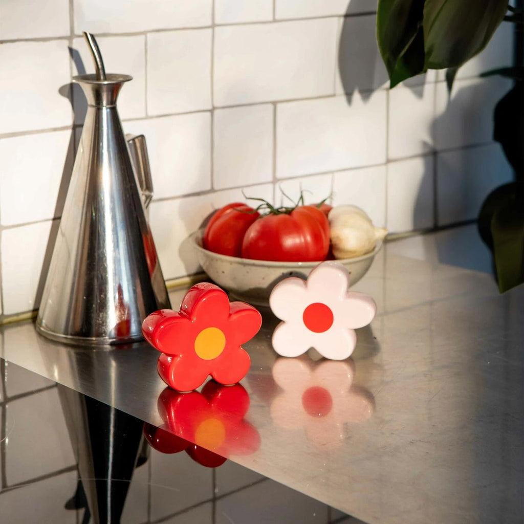 Salière et poivrière fleurs DOIY en céramique colorée