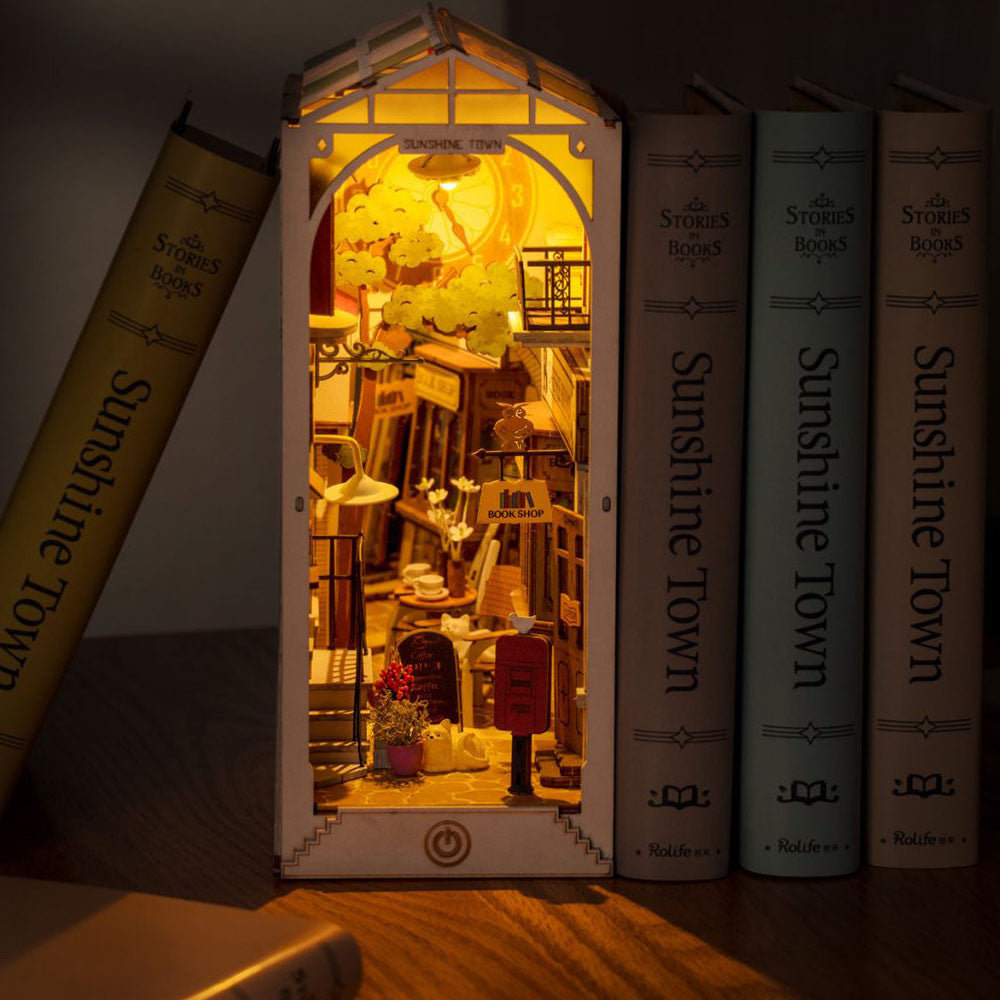 Serre-Livres Diorama Ville Ensoleillée à Construire - Objet Déco Original