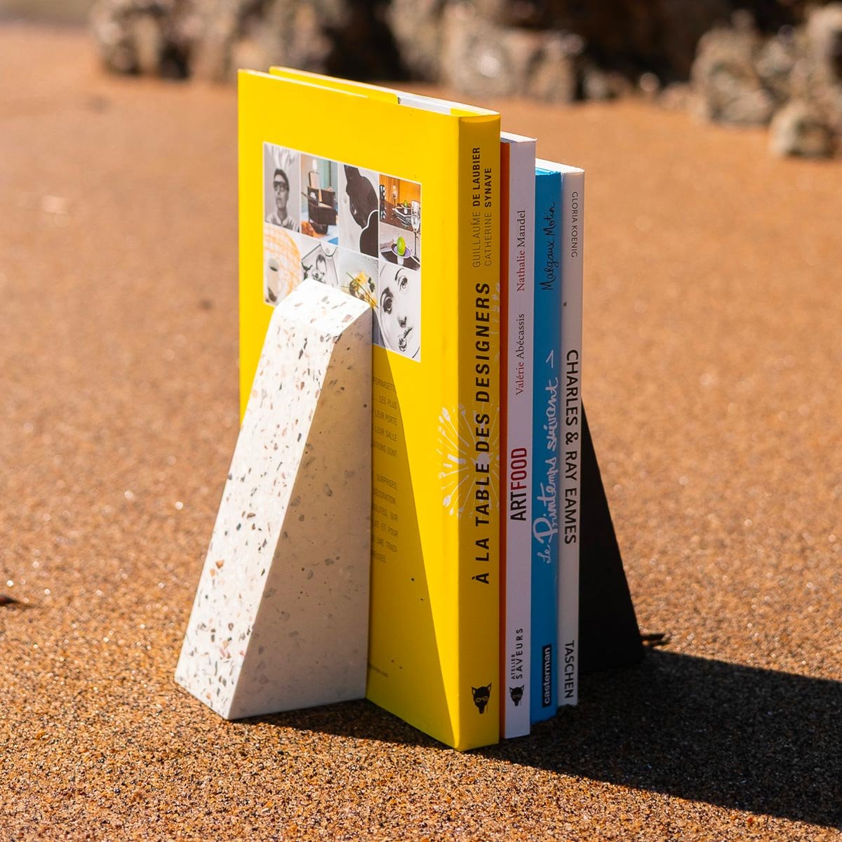 Serre-livres design en coquillages recyclés Malàkio