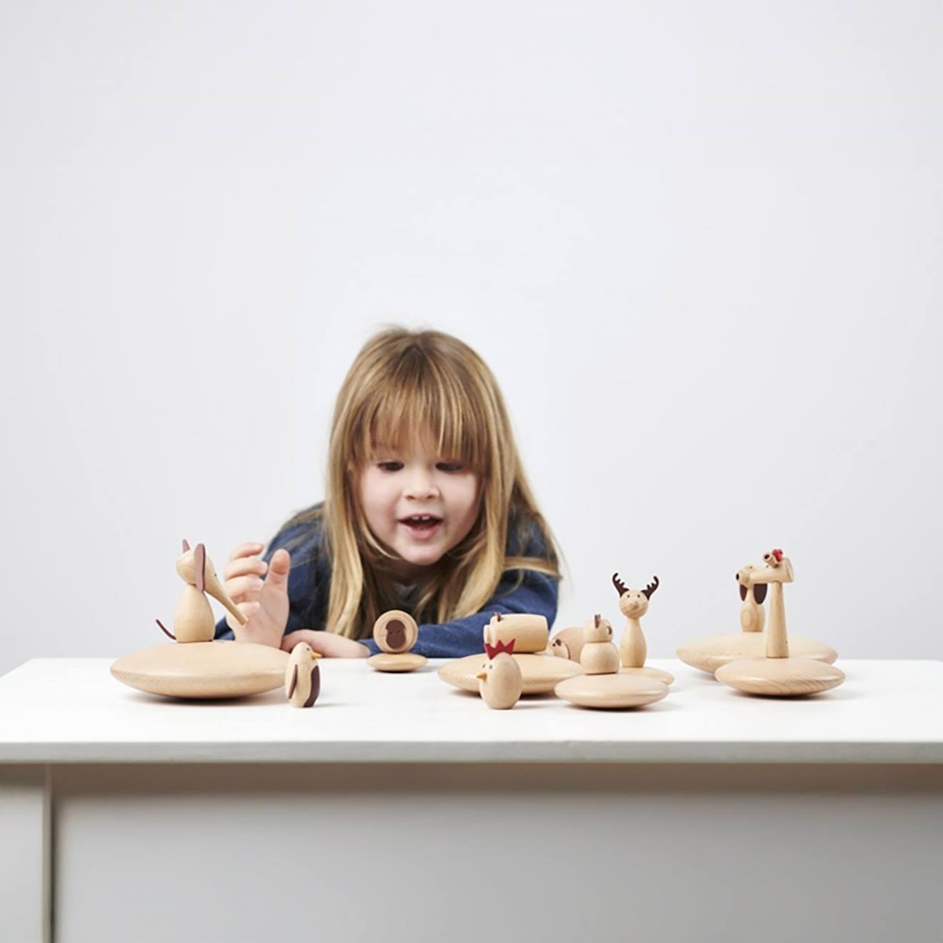 Set de 10 animaux en bois beige