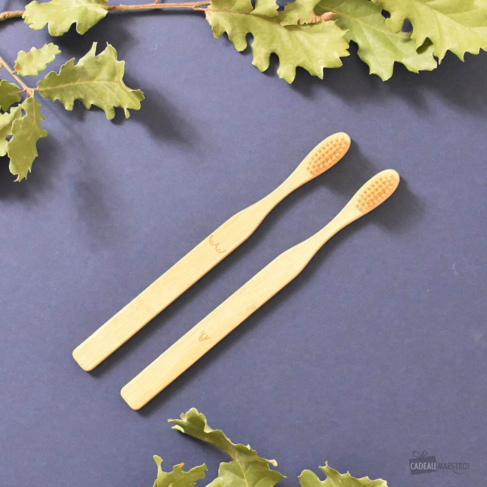 Set de Brosses à Dents Nudistes en Bambou (x2) - Accessoire Salle de Bain Originaux Kikkerland