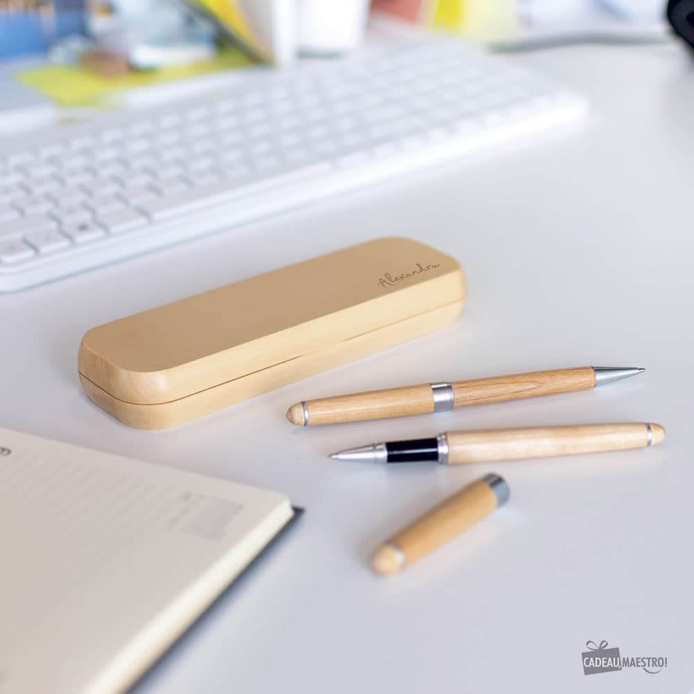 Set Écriture en Bois Prénom à Personnaliser - Stylo Personnalisé CadoMaestro