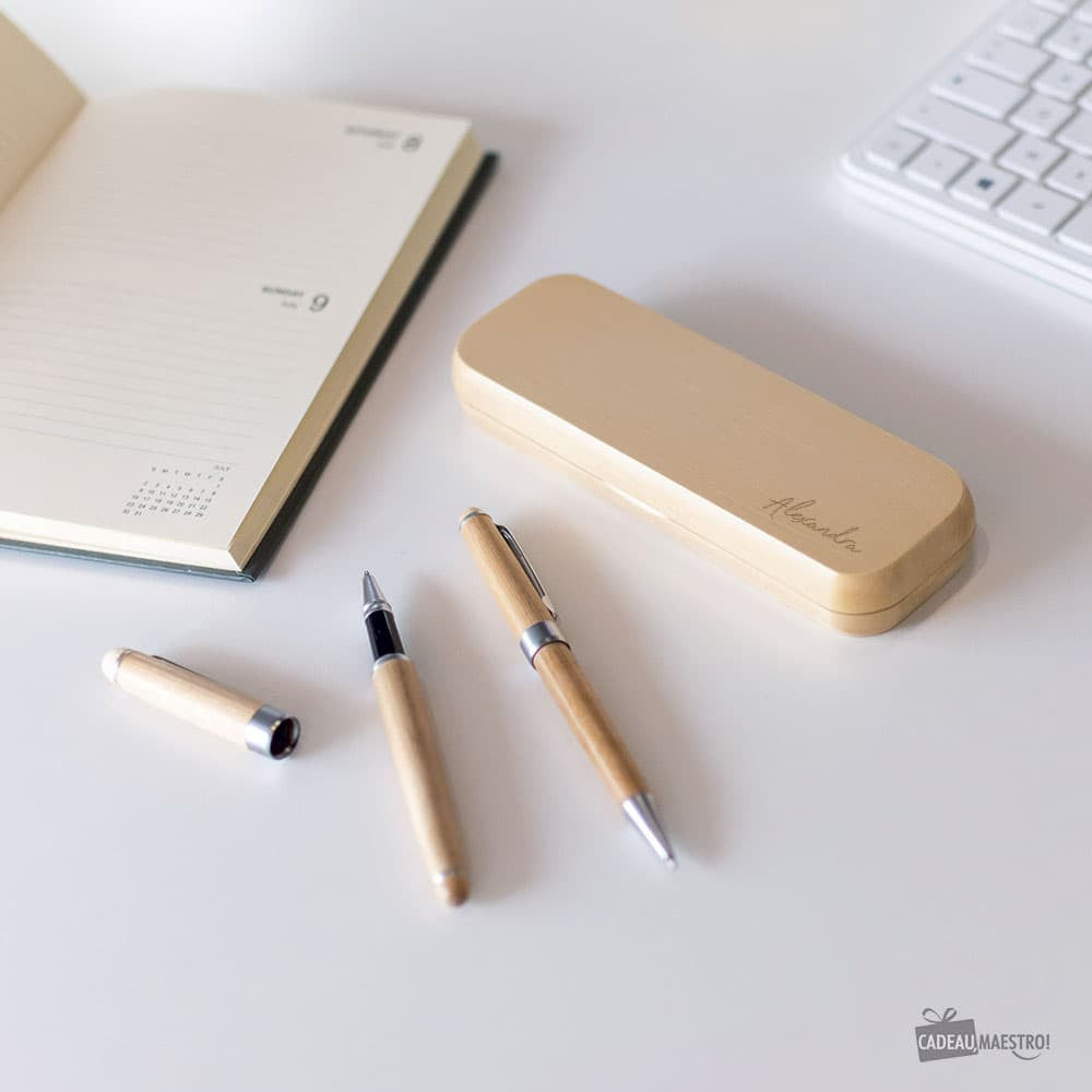 Set Écriture en Bois Prénom à Personnaliser - Stylo Personnalisé CadoMaestro