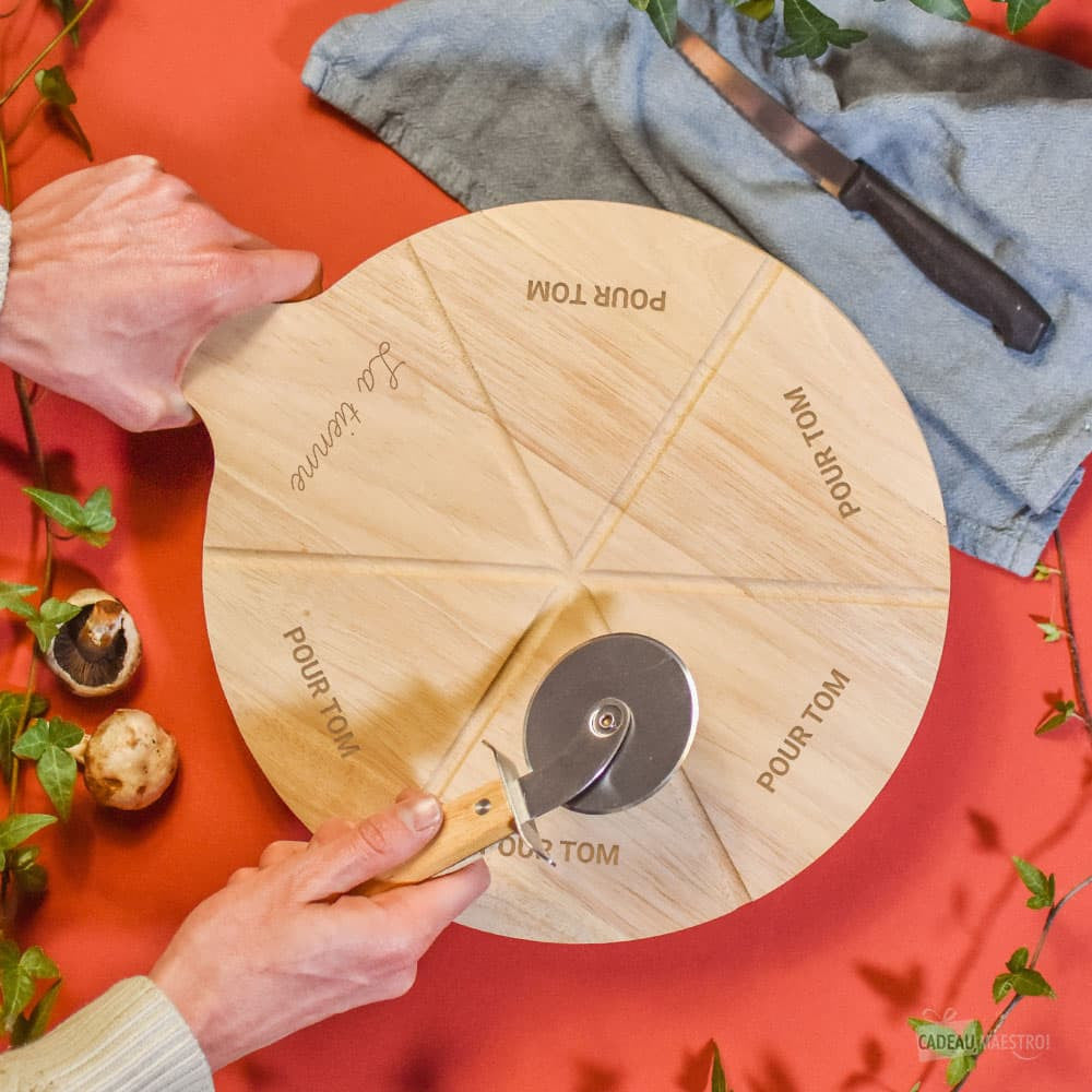 Set Planche en Bois et Roulette à Pizza Prénom à Personnaliser - Planche à Découper Personnalisée
