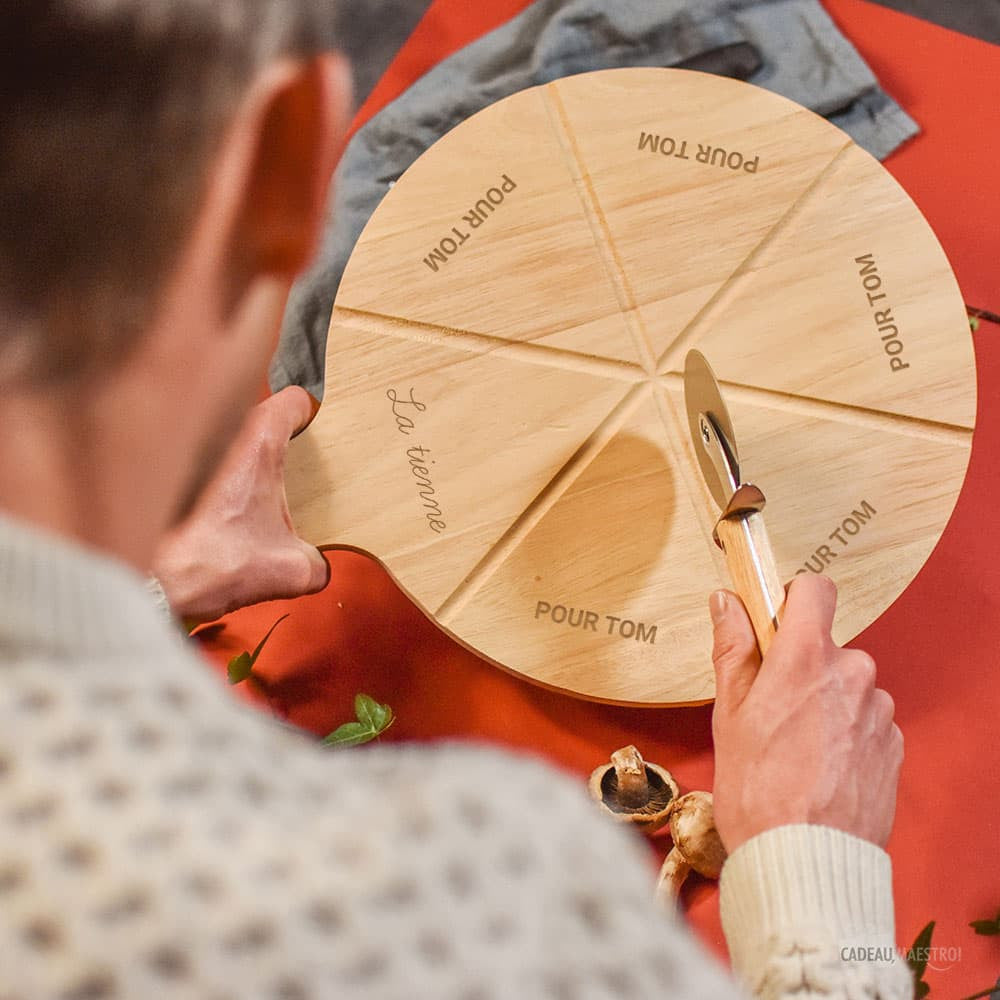 Set Planche en Bois et Roulette à Pizza Prénom à Personnaliser - Planche à Découper Personnalisée