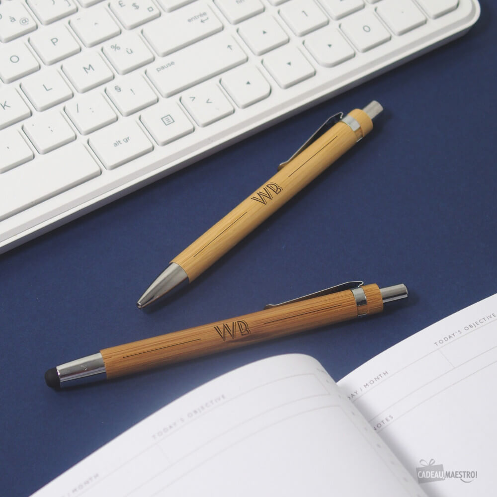 Set de Stylos Bambou Initiales à Personnaliser (x2) - Stylo Personnalisé CadoMaestro