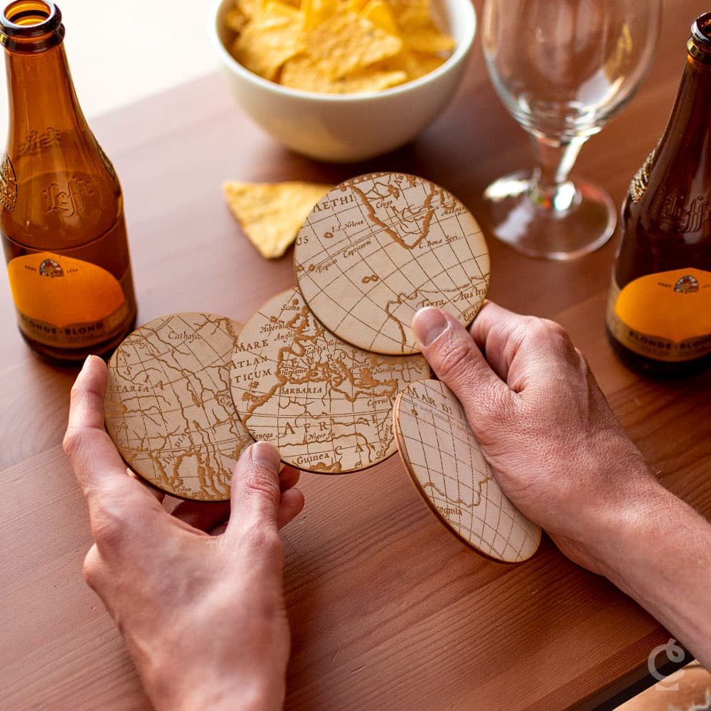 Sous-Verres en Bois Mappemonde (x4) - Sous-Verre Personnalisé CadoMaestro