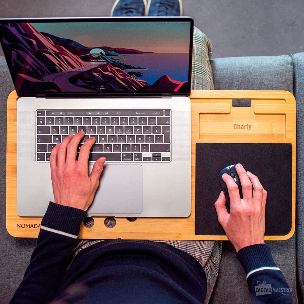 Support pour Ordinateur Portable Nomada Prénom à Personnaliser - Fourniture de Bureau Originale