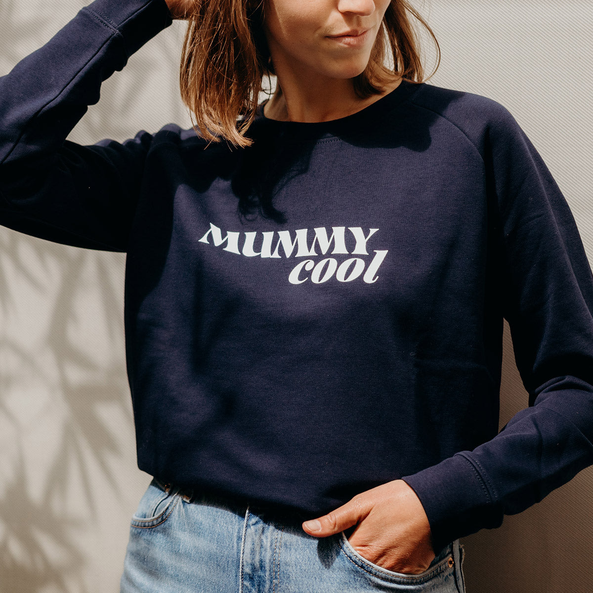 Sweat Mummy Cool Affaire de Famille, sweat coton bio flocage velours rétro, packaging VHS, 80’s authentique