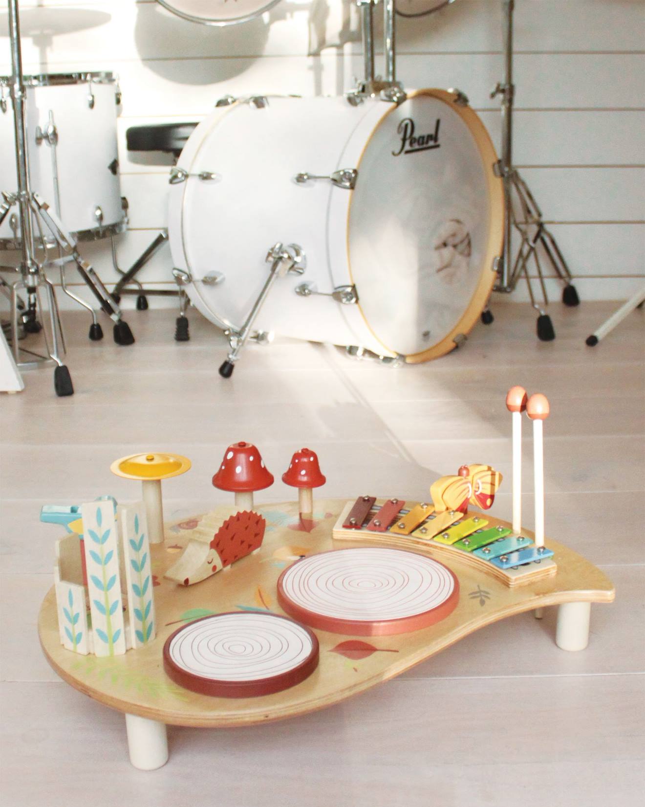 Table musicale beige