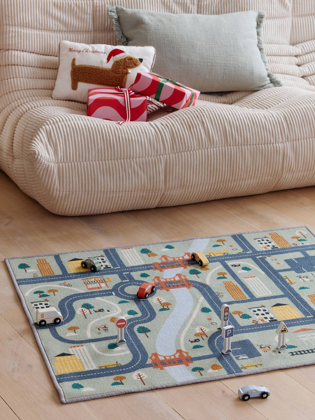 Tapis circuit avec accessoires en bois FSC vert