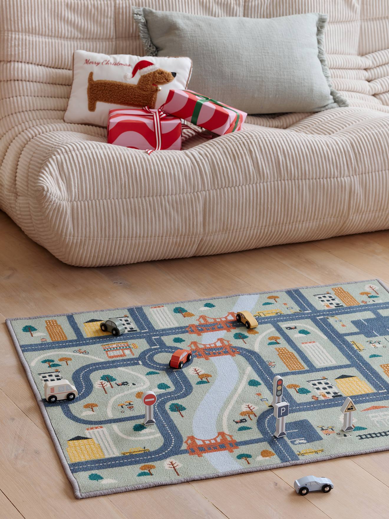Tapis circuit avec accessoires en bois FSC vert