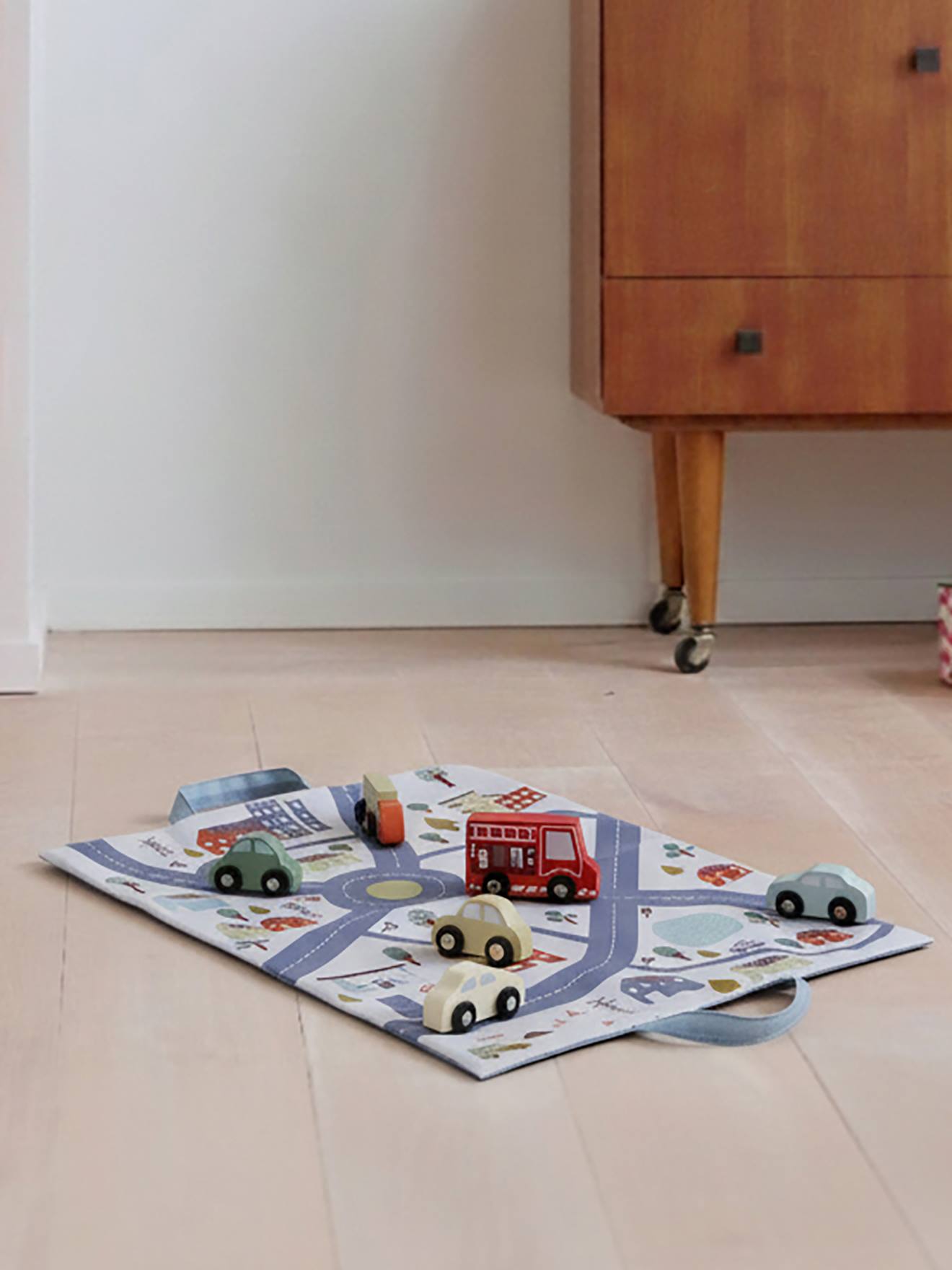 Tapis circuit pliable avec accessoires beige
