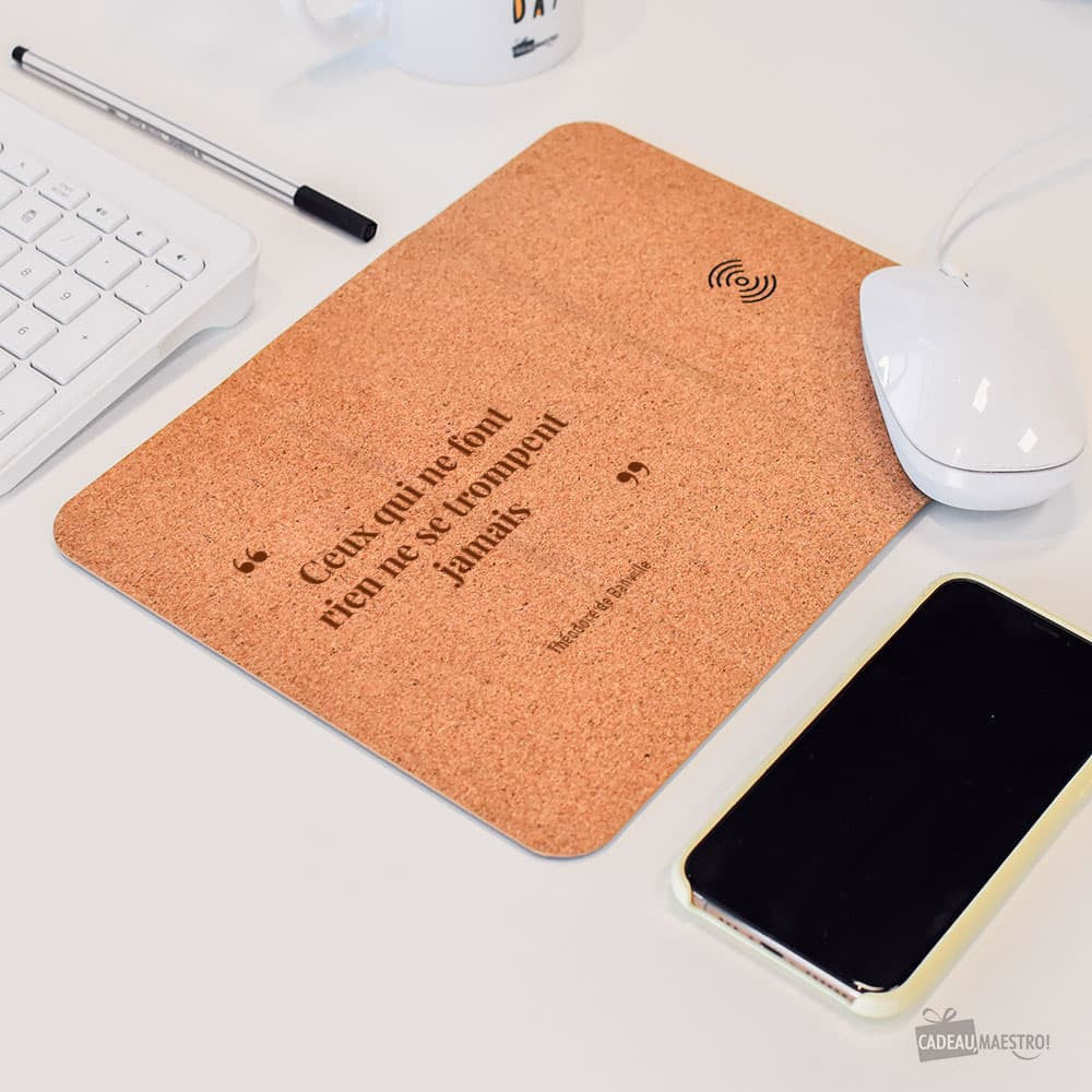 Tapis de Souris en Liège avec Chargeur Induction Citation à Personnaliser - Tapis de Souris Personnalisé