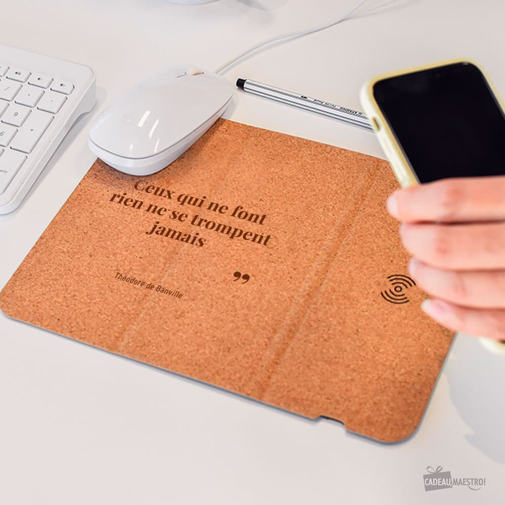 Tapis de Souris en Liège avec Chargeur Induction Citation à Personnaliser - Tapis de Souris Personnalisé