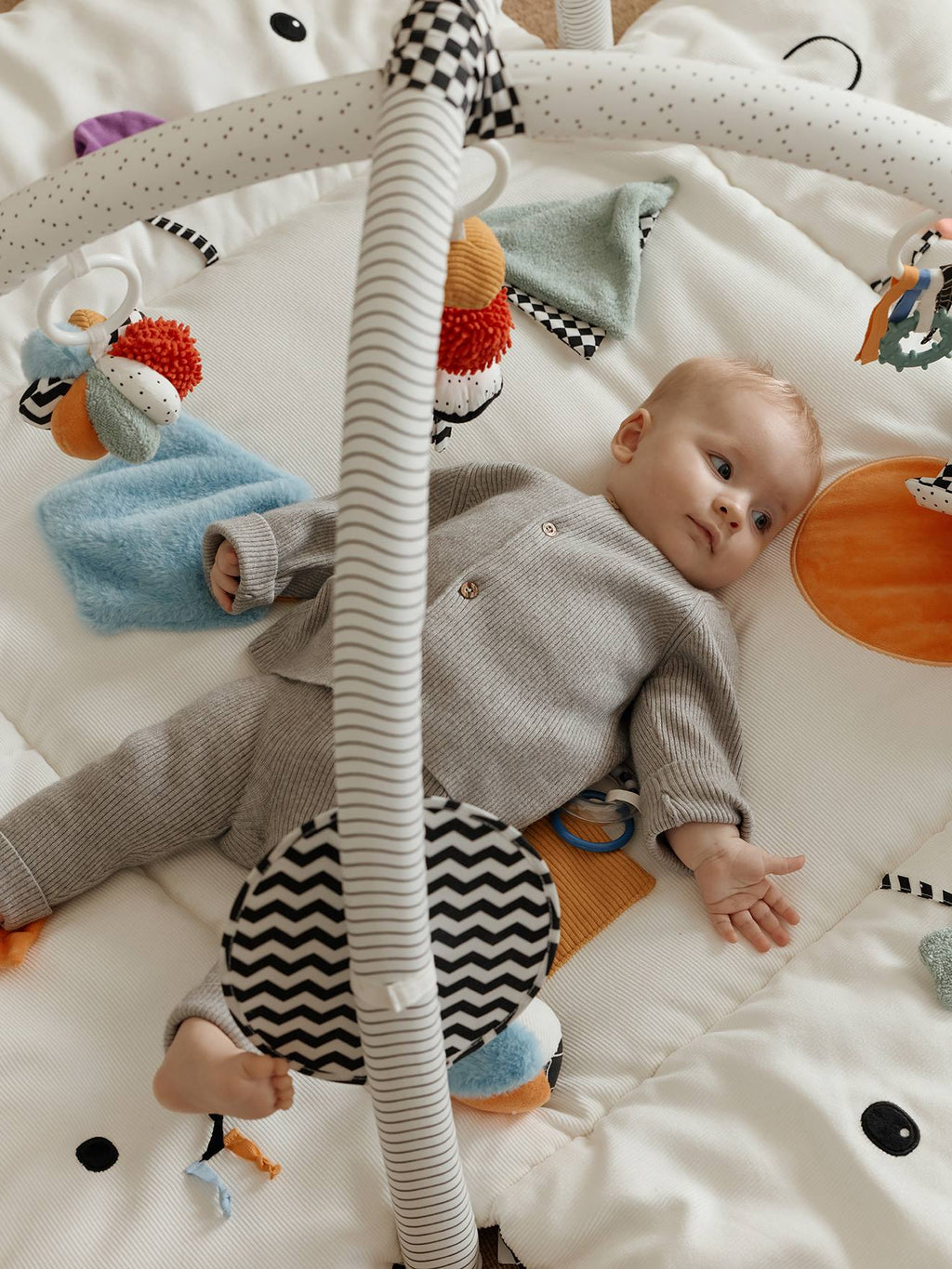 Tapis d'éveil moelleux et évolutif éveil & sensoriel multicolore