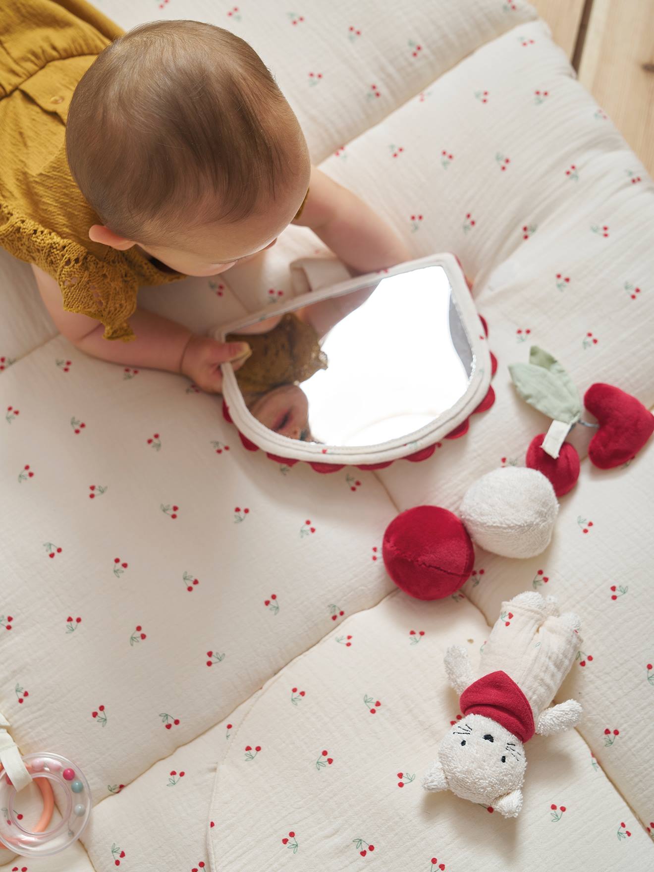 Tapis d'éveil moelleux et ludique cherry