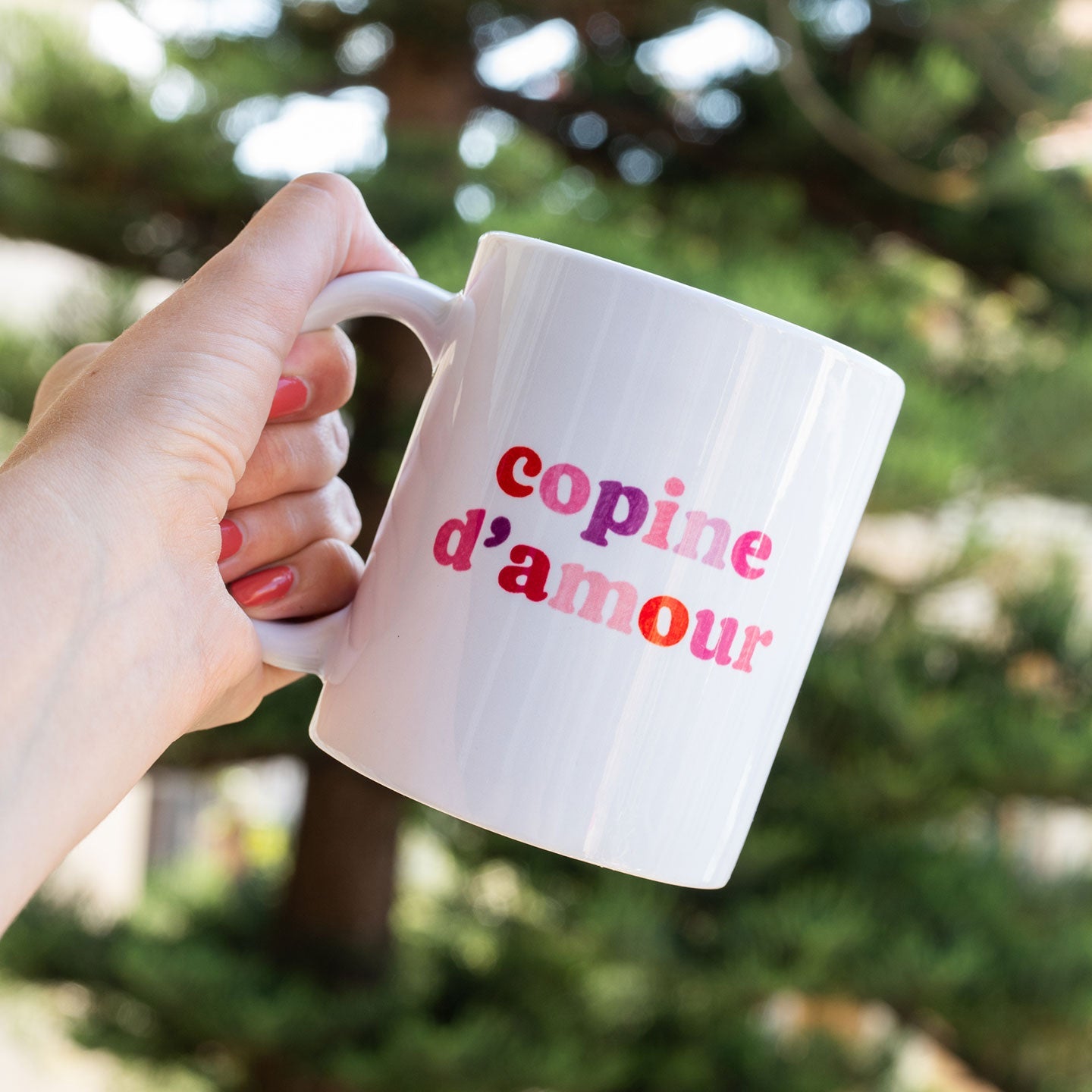 Mug Copine d'amour avec motif cœur sur fond blanc