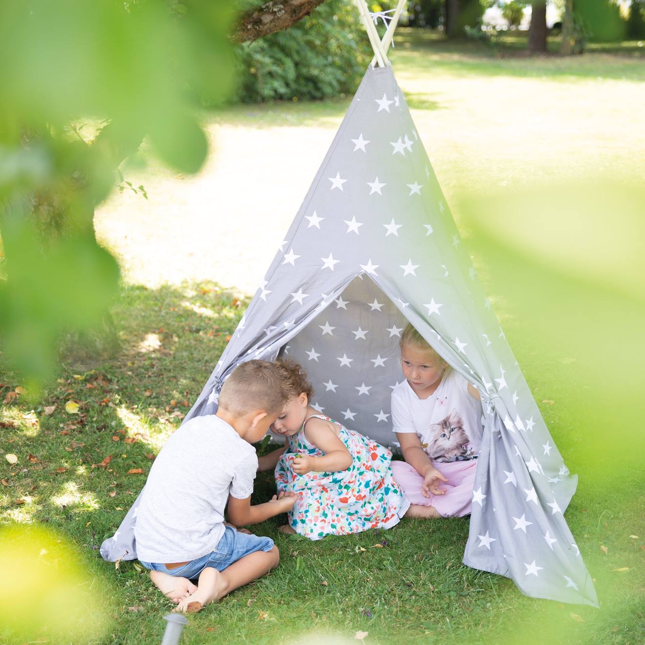Tente de jeu indienne tipi + sac de transport little stars gris étoilé