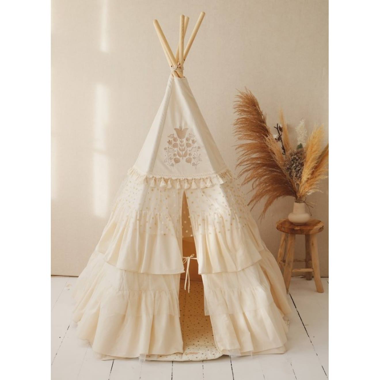 Tente tipi avec franges et tapis boho en coton caramel beige