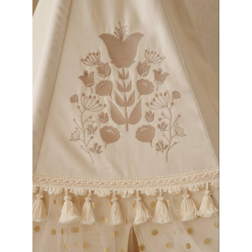 Tente tipi avec franges et tapis boho en coton caramel beige