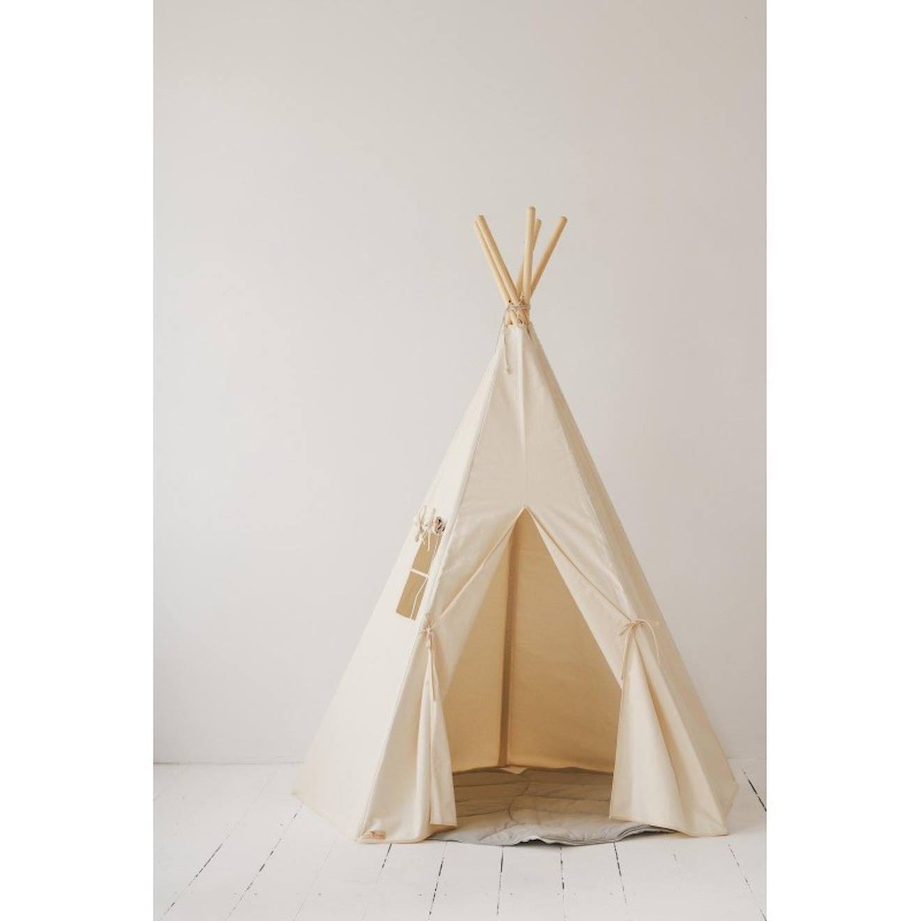 Tente tipi avec tapis en coton beige