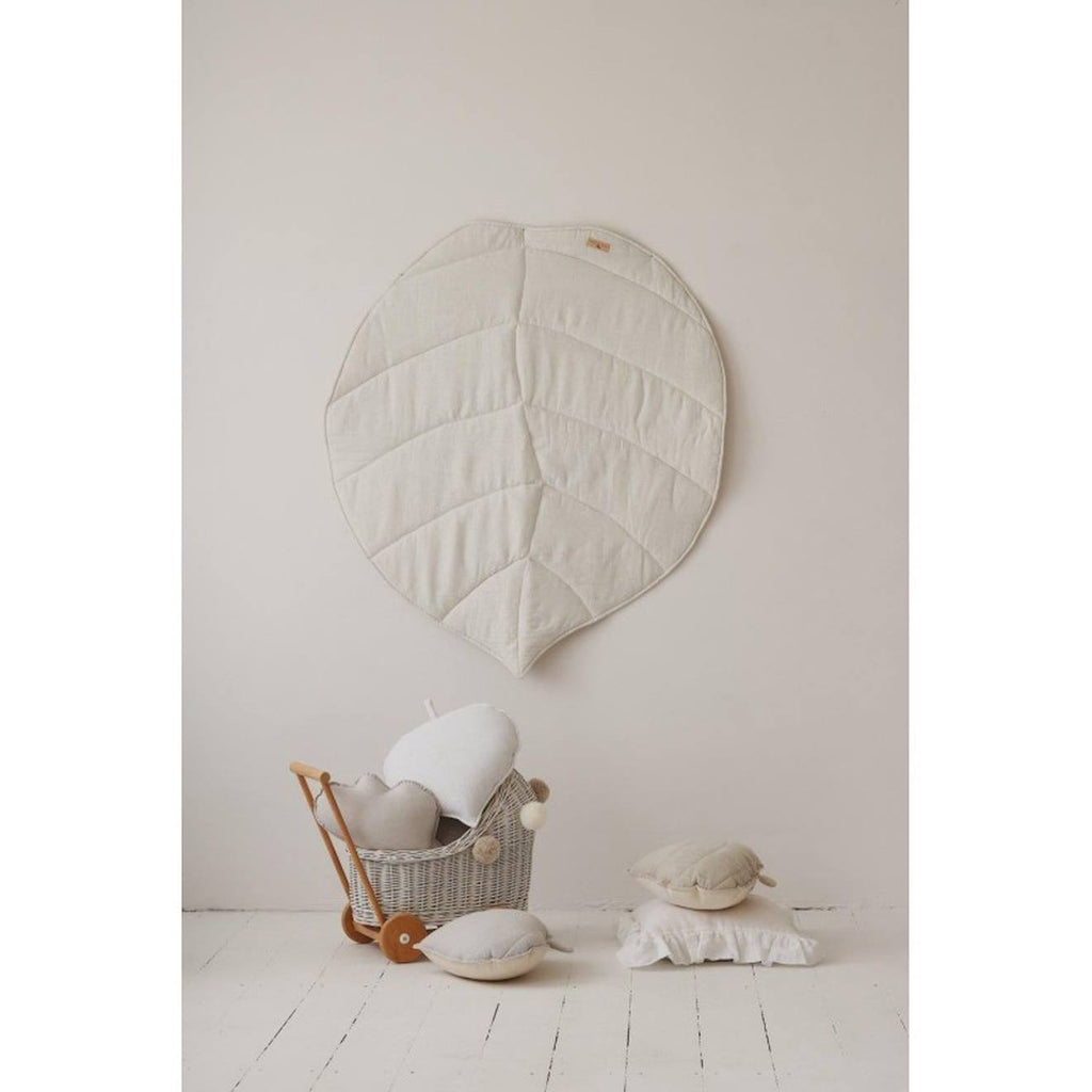 Tente tipi avec tapis en lin blanc