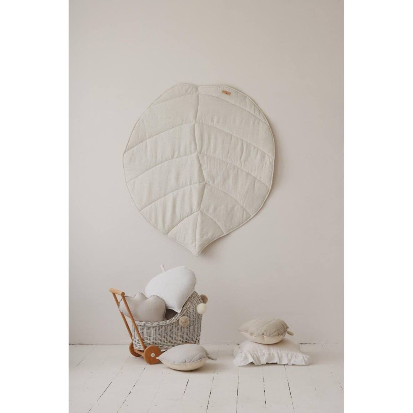 Tente tipi avec tapis en lin blanc