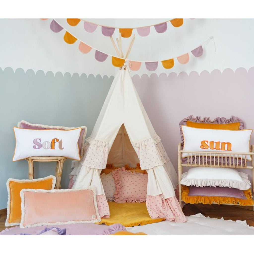 Tente tipi avec volants en coton rose
