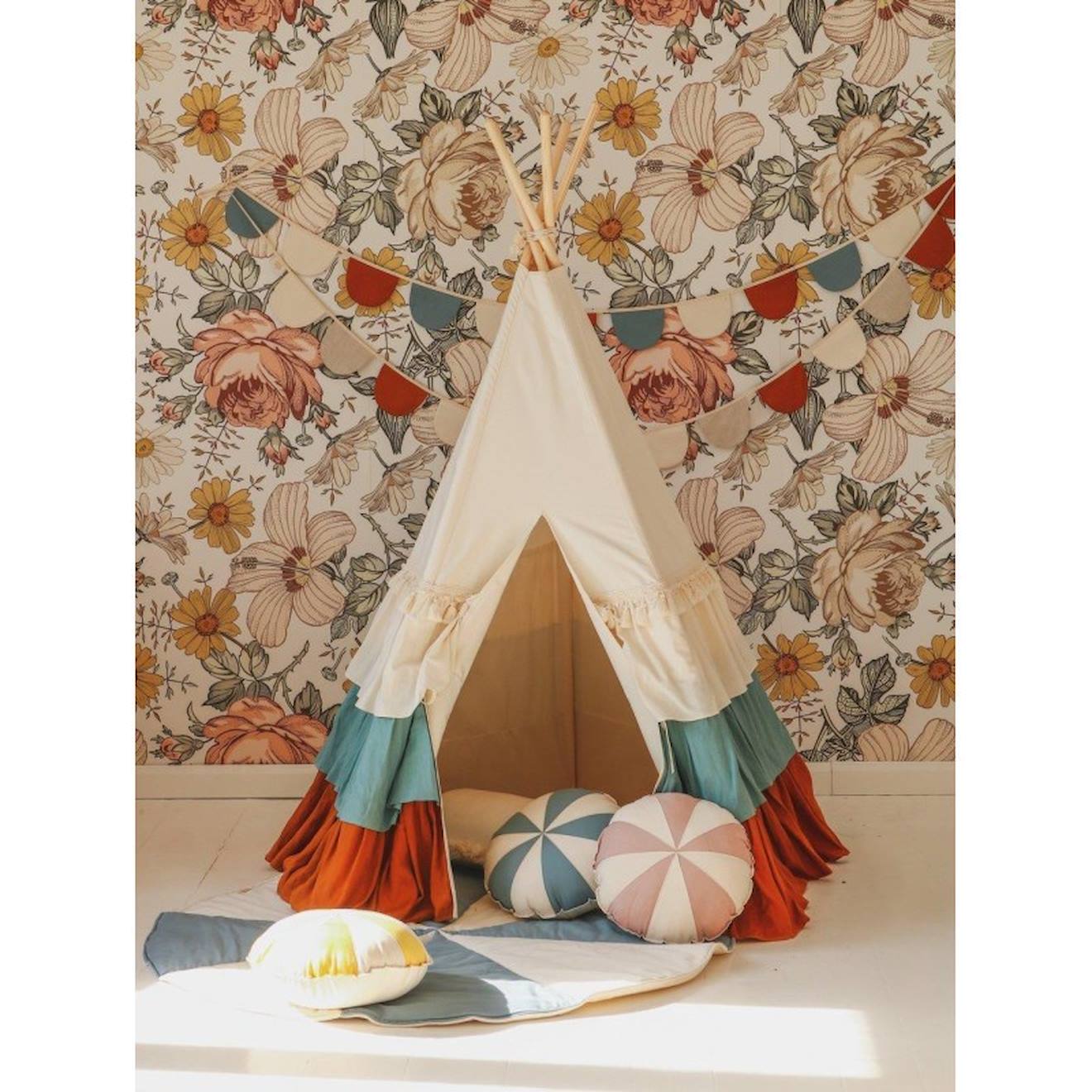 Tente tipi cirque avec volants en lin et coton beige