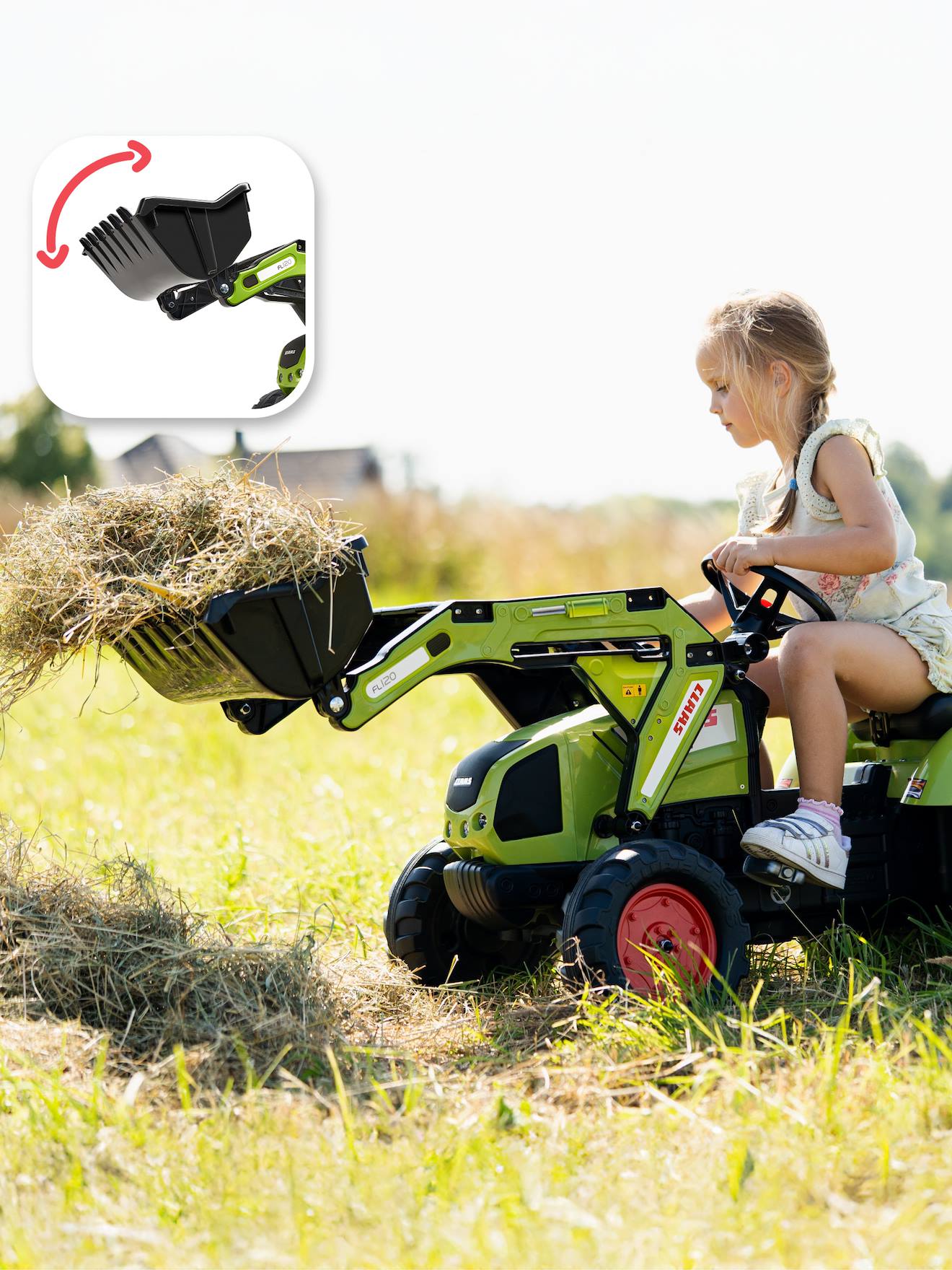 Tractopelle à pédales avec excavatrice arrière, selle pivotante et remorque double essieux basculante vert claas