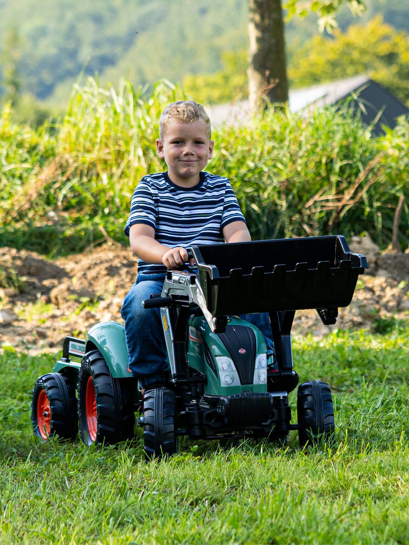 Tractopelle à pédales avec remorque vert vintage