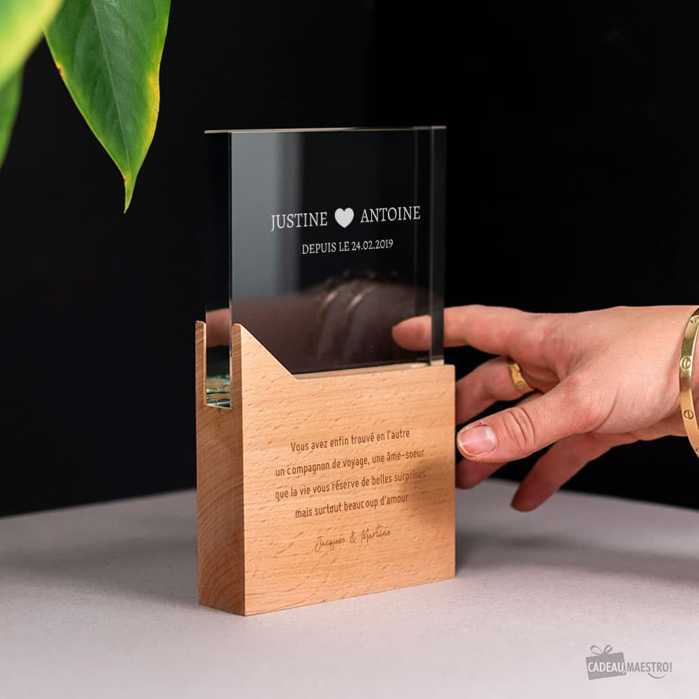 Trophée en Verre et Bois Amoureux à Personnaliser - Trophée Personnalisé