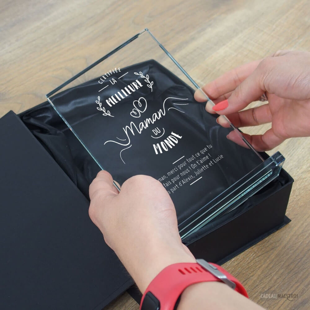Trophée en Verre Meilleure Maman du Monde à Personnaliser - Trophée Personnalisé CadoMaestro