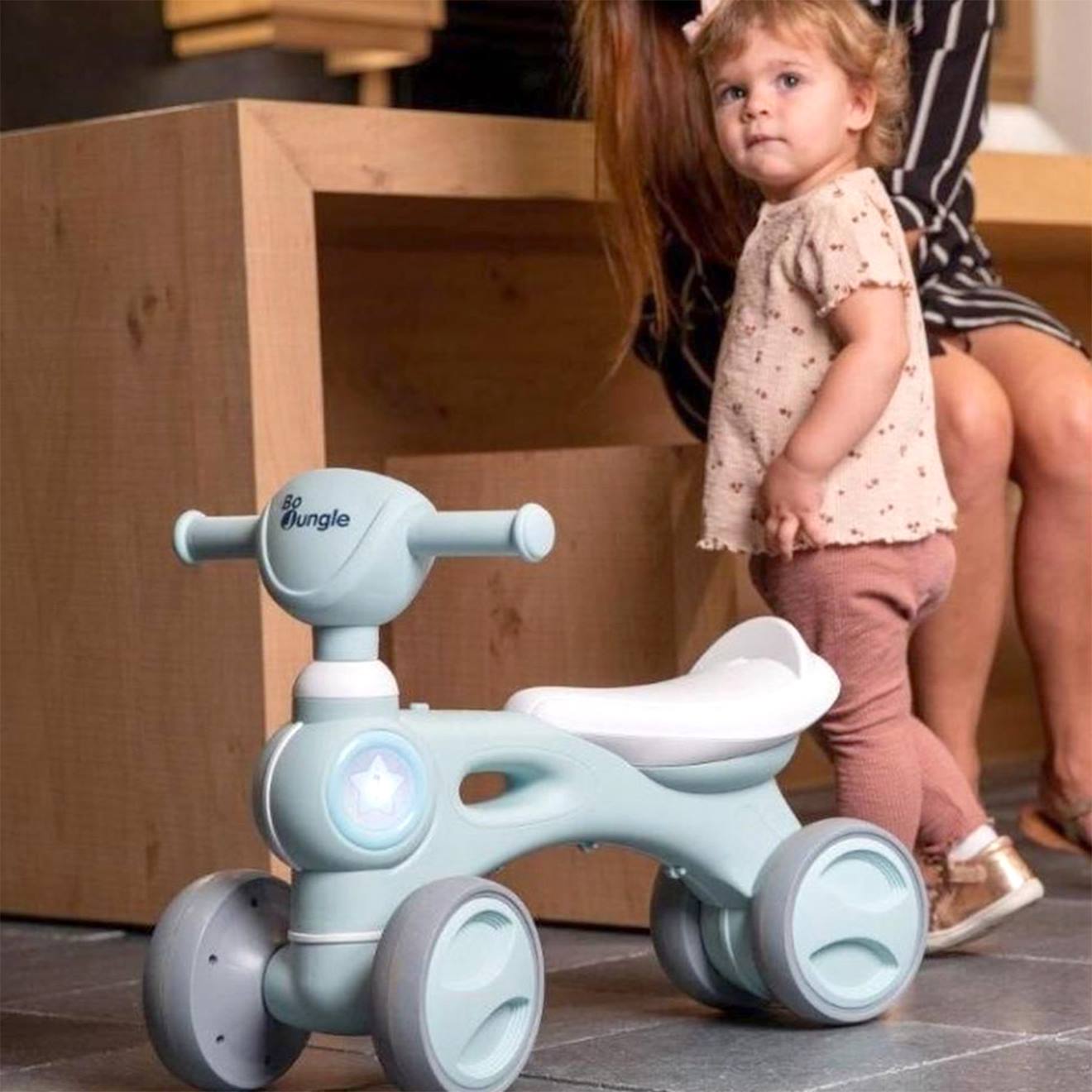 Trotteur b-bike jumpy sons et lumières vert de gris