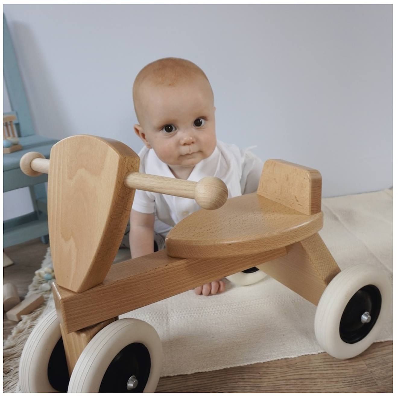 Trotteur en bois naturel beige