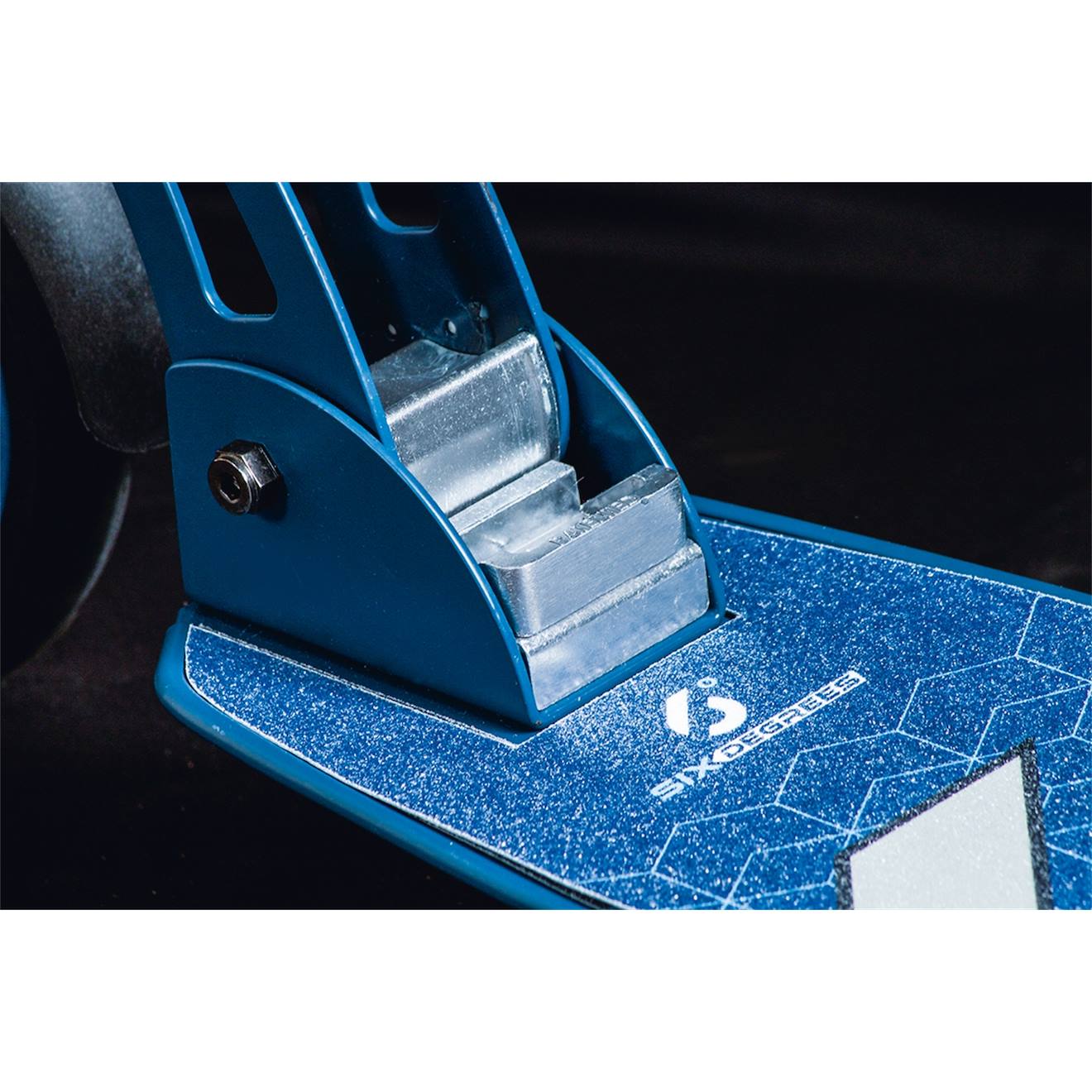 Trottinette aluminium six degrees 205mm noir et bleu